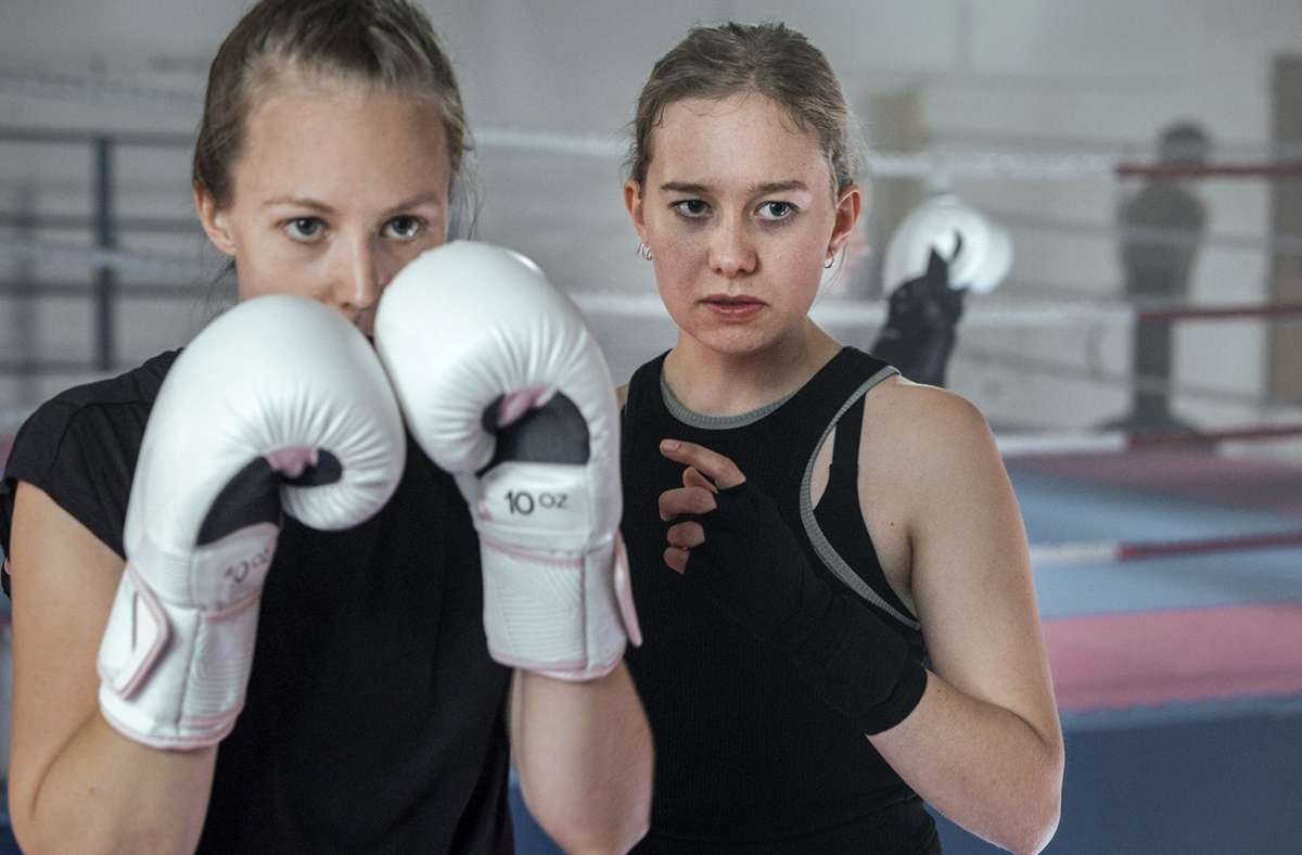 Kämpferische junge Frauen: Zoé Keller (Cheyenne Tanner) und Gina „Gogo“ Keller (Rabea Egg)