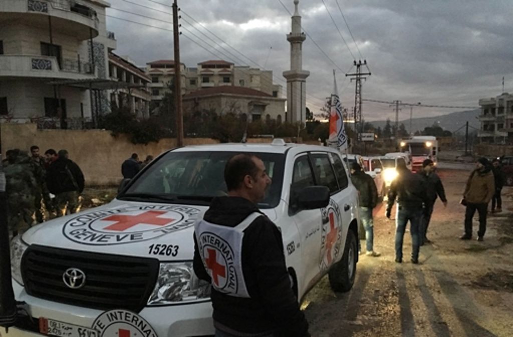 Am Montagmittag kommt die langersehnte Lieferung in der belagerten Stadt Madaja in Syrien an.
