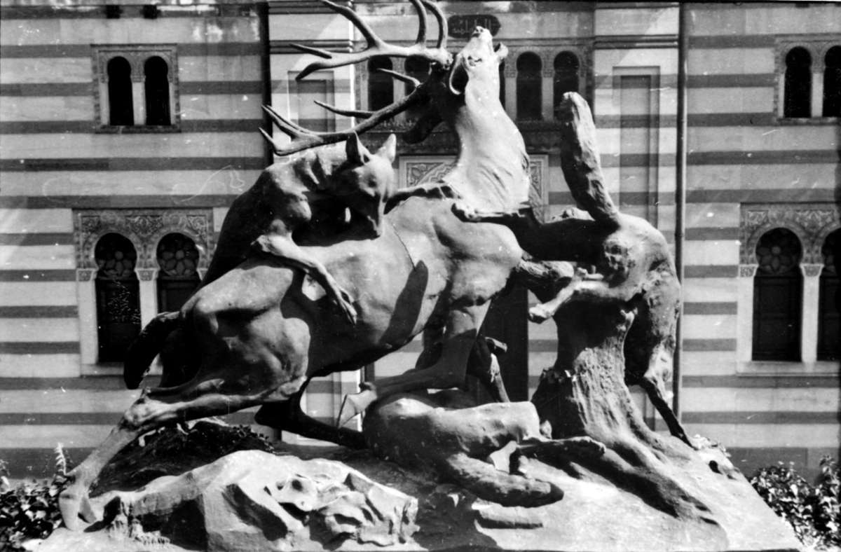 Skulptur auf den Subtropenterrassen. Existiert heute noch. Nur leicht beschädigt 1944.