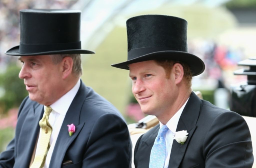 Prinz Andrew (links) und Prinz Harry