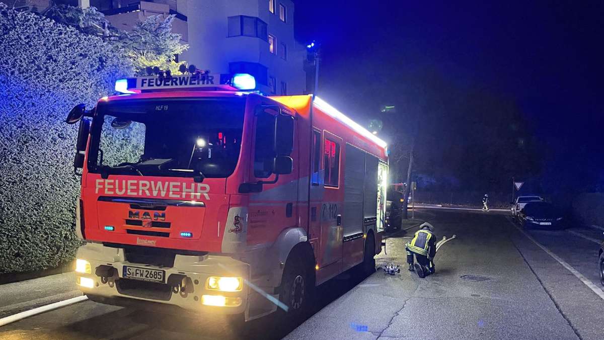  Tödlicher Brand in Stuttgart: Am Mittwochabend kommt ein Mensch bei einem Brand in Rohr ums Leben. Vieles war zunächst unklar. Die Ermittlungen der Polizei dauern an. 
