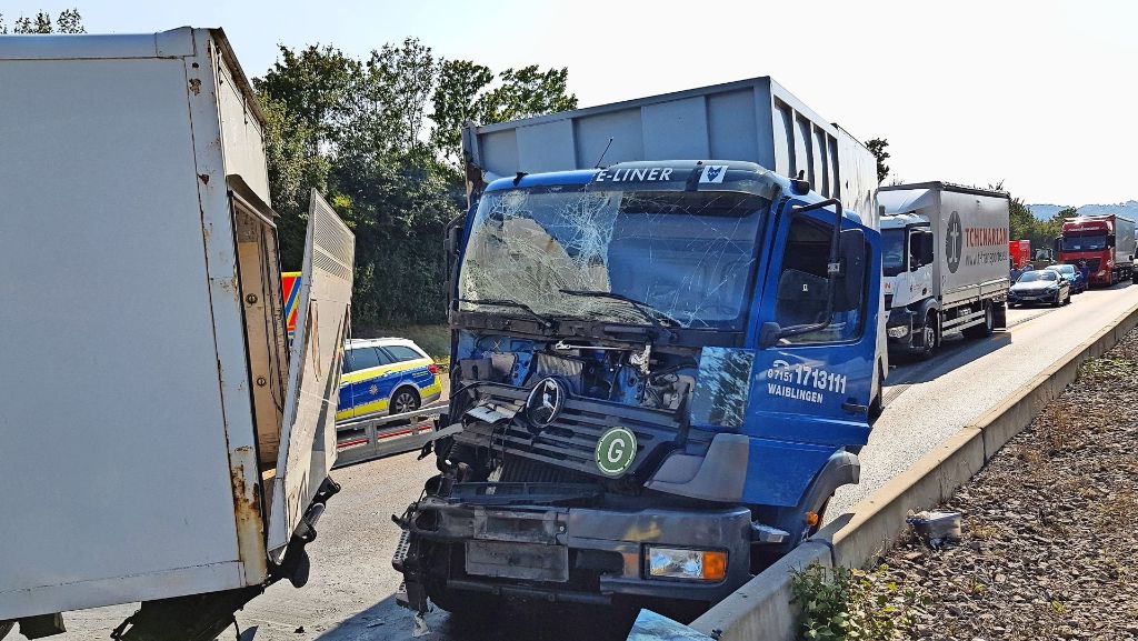 A 81 bei Ditzingen: Mehrere Unfälle blockieren die Autobahn
