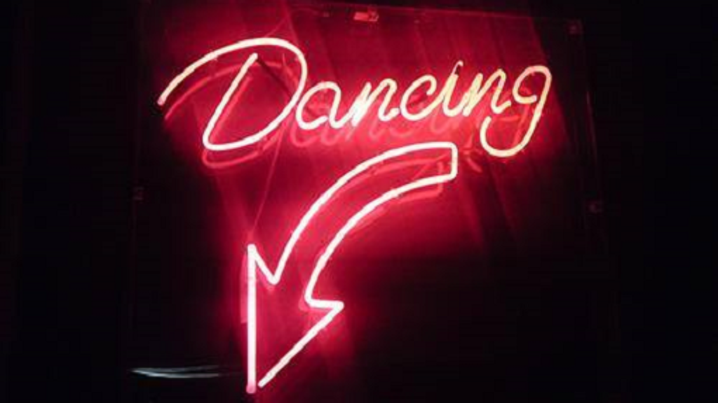  Die Bar Romantica schließt! Doch kein Grund für #Aufschrei oder #Clubsterben, sondern vielmehr einer für einen wilden Tanz in den Mai im Club an der Hauptstätter Straße. Weitere Tipps für die Walpurgisnacht gibts in der Kolumne. 