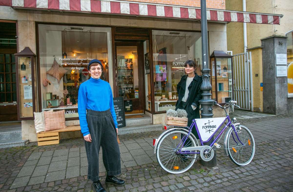 Anika Roll (links) und Larissa Banse, Gründerinnen des „Poppinski“, stellen auf ein gemeinschaftsbasiertes Geschäftsmodell um. Sie sind nicht die einzigen in der Region.