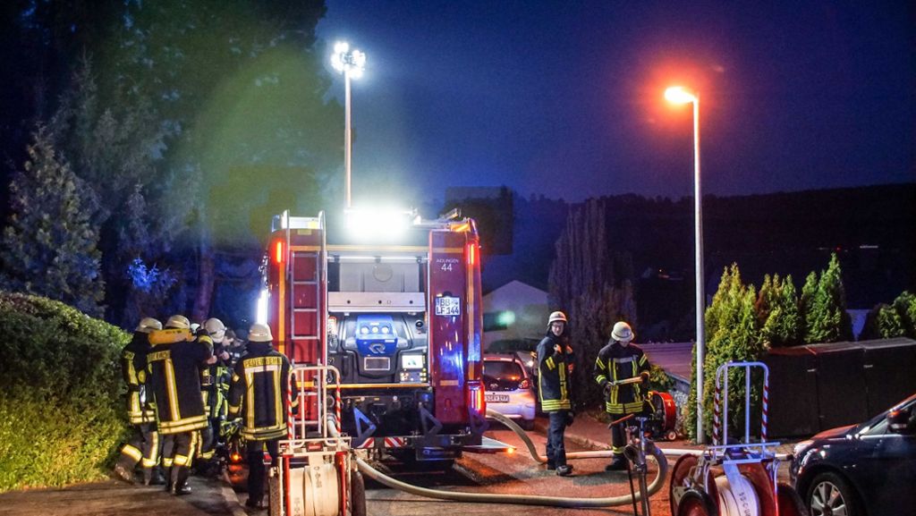 Feuer in Aidlingen: Mann verletzt sich bei Schuppenbrand schwer
