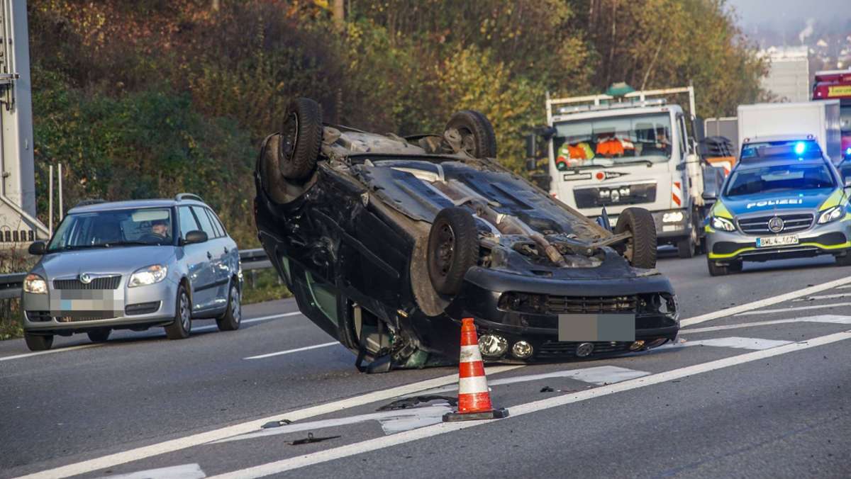 Bei Leonberg-Ost: Schwerer Unfall sorgt für Vollsperrung der A8