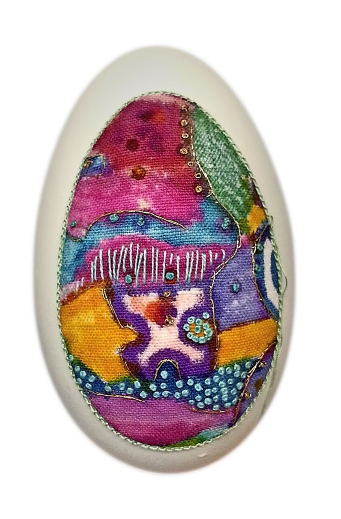 Kunst am Ei mit Knötchenstickerei
