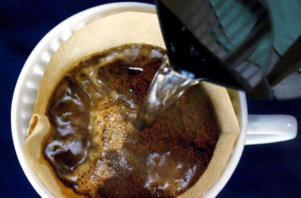 Der Purist: Filterkaffee – einfach, schlicht, ohne viel Tamtam: Milch, Sahne, Zucker – alles nur Beiwerk. Sie sind Puritaner, Konsum ist Ihnen nur Mittel zum Zweck, nicht der Inhalt Ihres Daseins. Heißes Wasser, Kaffeepulver, ein Papierfilter – mehr brauchen Sie nicht, um zufrieden zu sein.