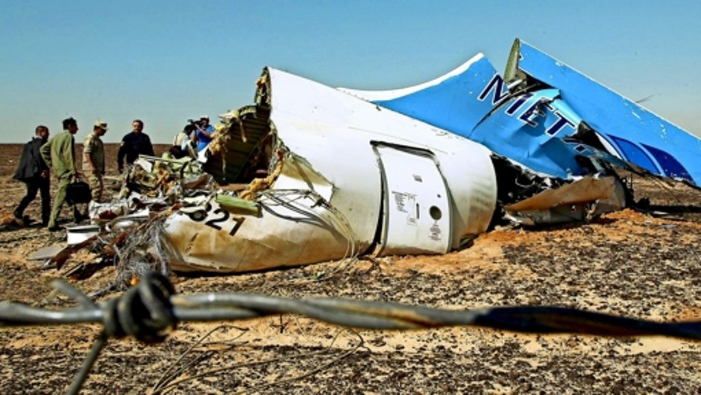  Internationale Fluggesellschaften setzen die Flüge nach Scharm el Scheich aus. London hat Hinweise, dass der Grund für den Absturz auf dem Sinai eine Bombe war. 