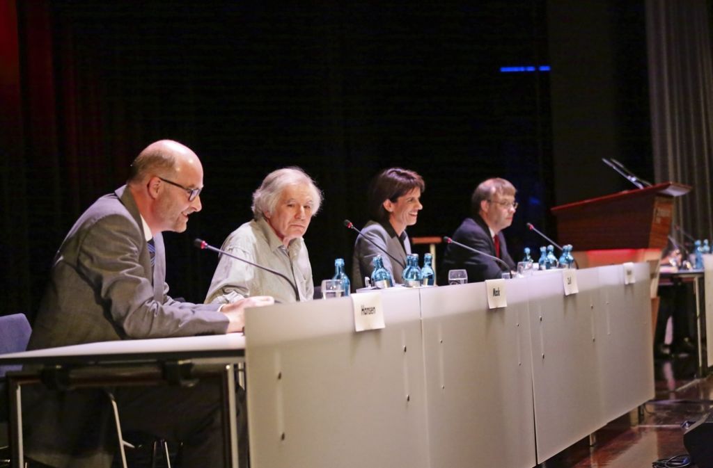 Die OB-Bewerber v.li. Carsten Hansen, Hans Mack, Gabriele Zull und Ulrich Raisch.