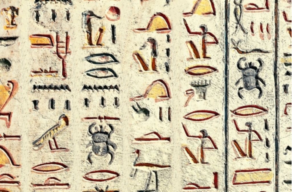 Diese Hieroglyphen sind Teil einer Inschrift im Grab von König Ramses VI. im Tal der Könige in Ägypten. Foto: Mauritius Foto:  