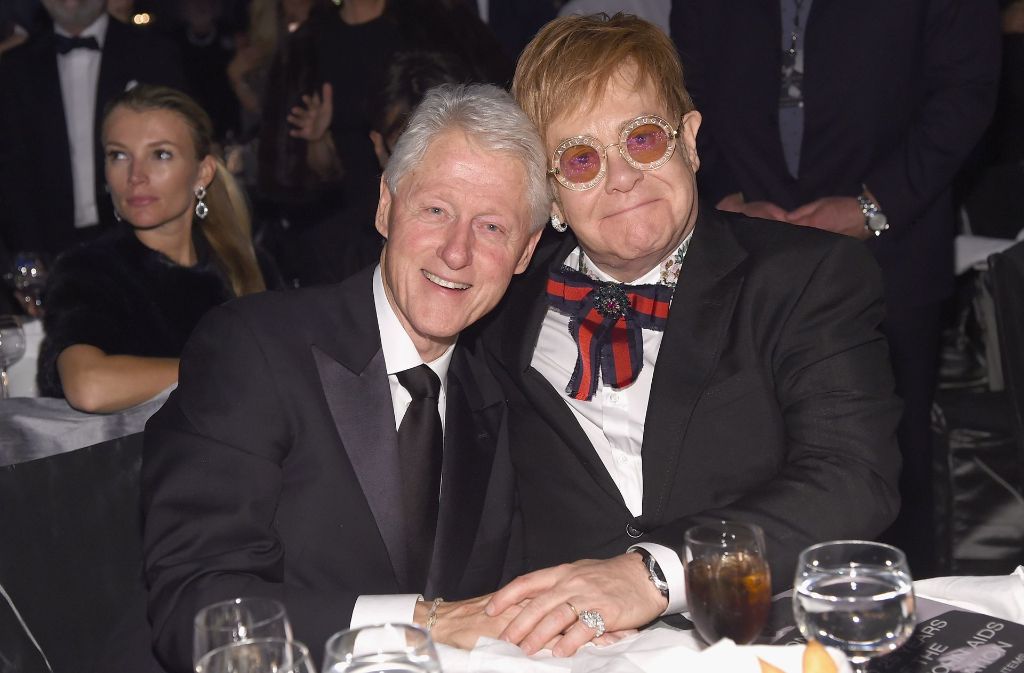 Der ehemalige Präsident Bill Clinton zusammen mit Elton John auf der „New York Fall Gala“.