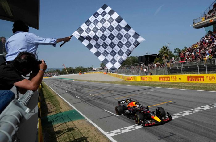 Formel 1: Verstappen gewinnt in Barcelona –  Leclerc scheidet aus