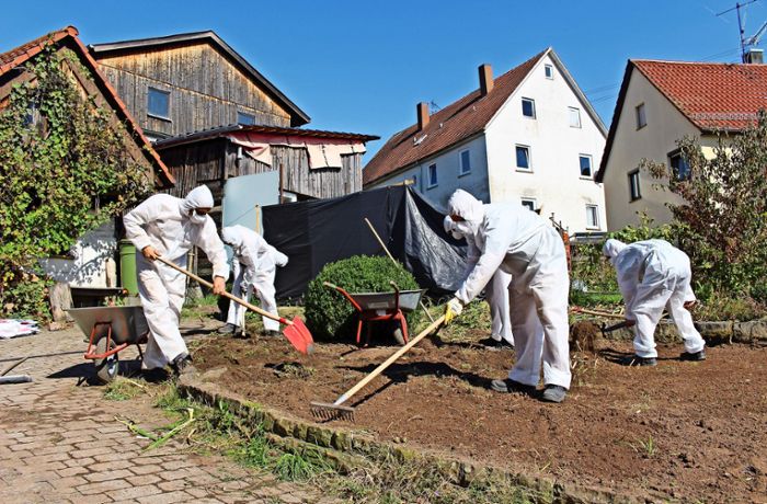 Asbest landet bei Putzaktion im Nachbargarten