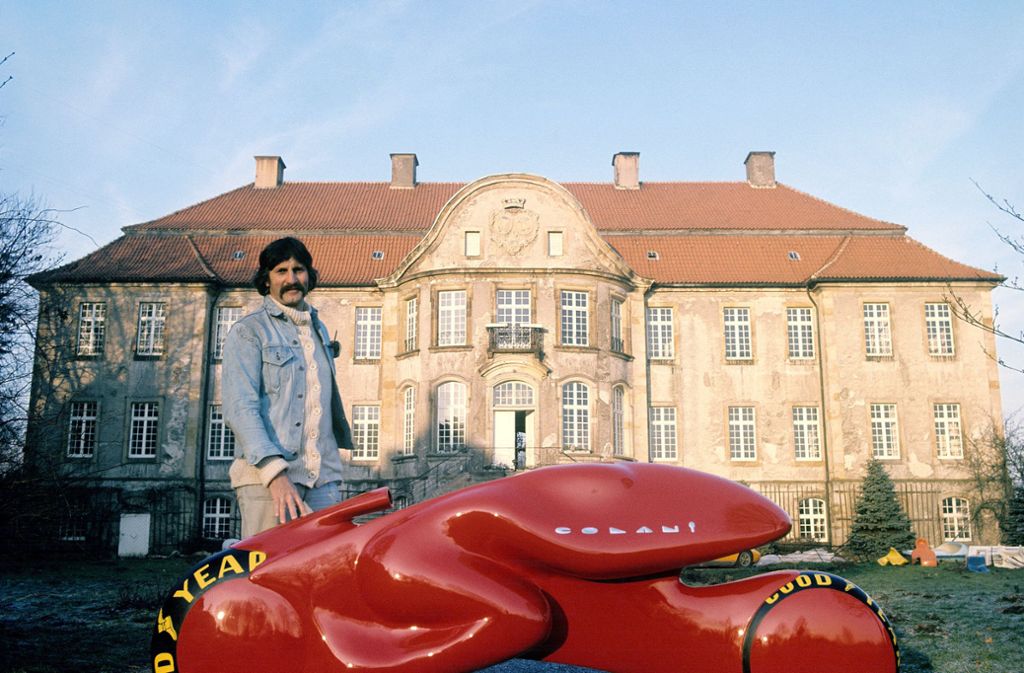 Turbinenrad: 1973 präsentierte Colani seinen Entwurf eines turbinengetriebenen Zweirads vor seinem damaligen Wohnsitz Schloss Harkotten.
