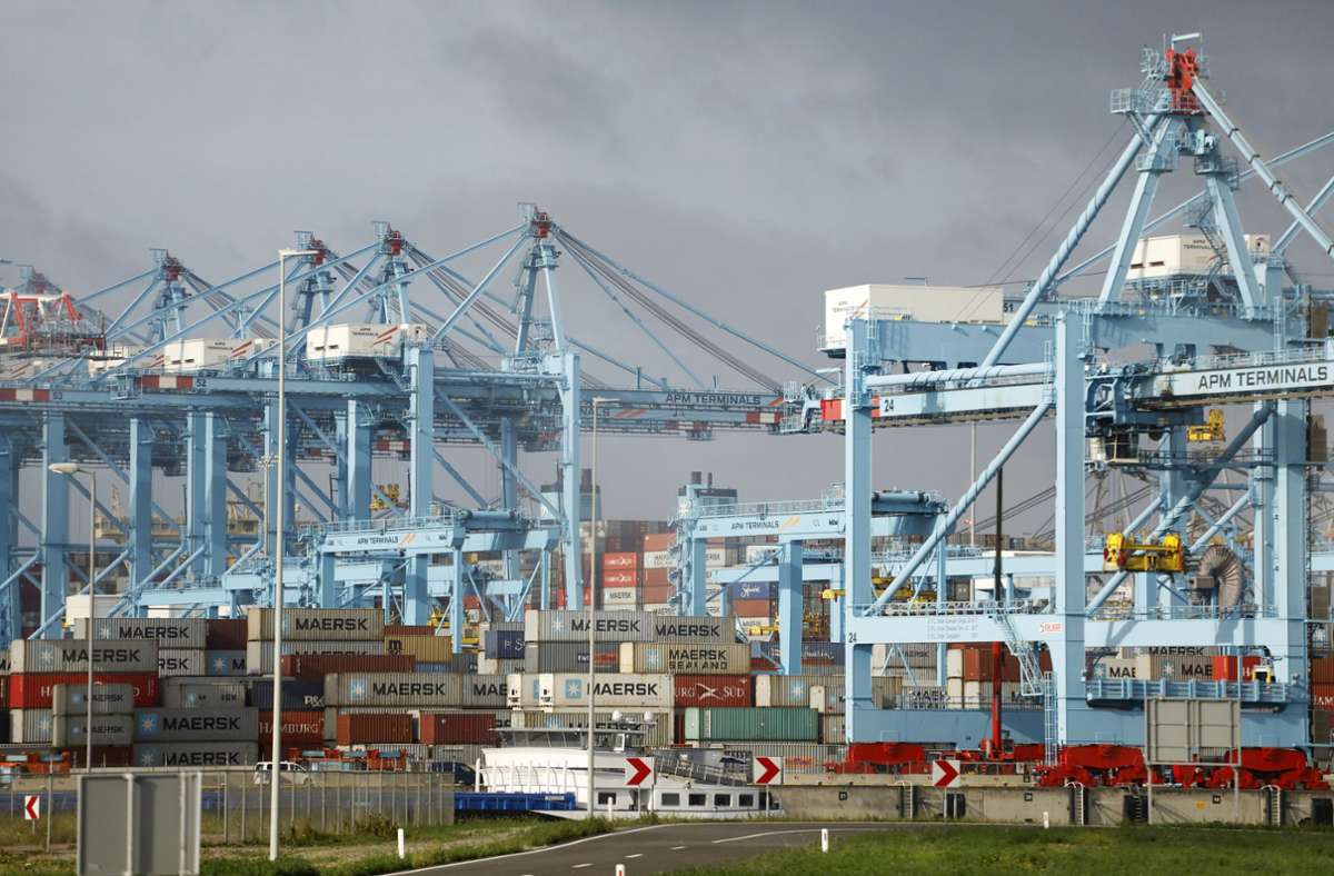 Container-Verschiffung im Rotterdamer Hafen: Der transatlantische Handel kann eine wichtige Rolle spielen, wenn es darum geht, die wirtschaftlichen Folgen der Covid-Krise zu überwinden. Foto: AFP/MANDEL NGAN