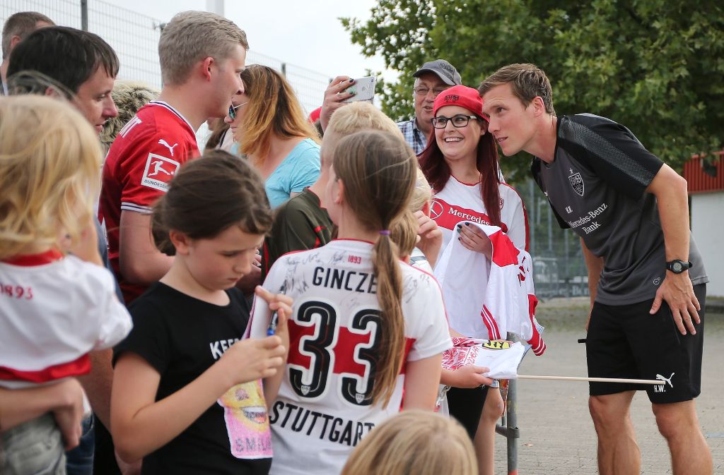 Und nun? Hannes Wolf und die Fans des VfB Stuttgart freuen sich auf das Heimspiel gegen den 1. FSV Mainz 05. Der Abstieg liegt gerade einmal 15 Monate zurück.