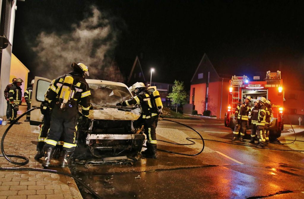 Ein Transporter hat in der Nacht zum Freitag in Winterbach gebrannt.