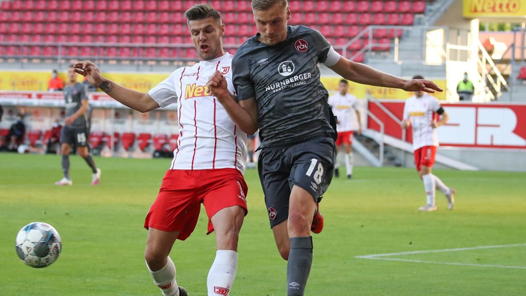  Am 28. Spieltag der 2. Bundesliga sind die Heimmannschaften der Dienstagspartien sieglos geblieben. Darmstadt gewann auswärts gegen Aue, während der 1. FC Nürnberg weiter im Abstiegskampf steckt. 