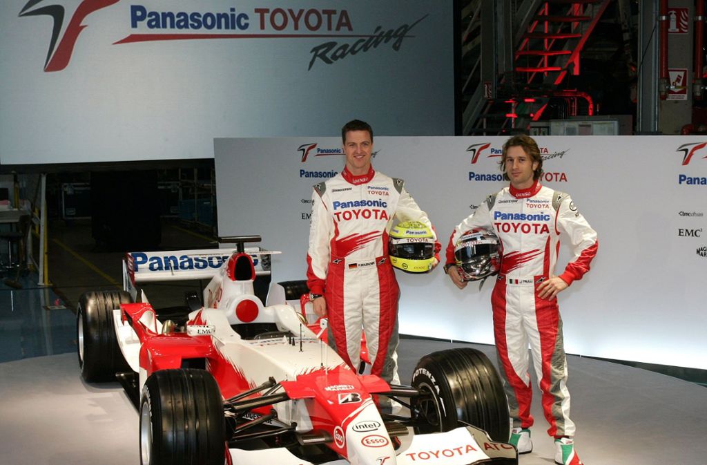 2005 wechselte Schumacher zum Toyota-Team und blieb dort drei Jahre lang. Im Jahr 2007 kündigte er seinen Abschied von Toyota an, wollte aber in der Formel 1 bleiben. Dies gelang ihm aber nicht. Insgesamt hatte er in 180 Rennen 27 Podestplatzierungen erreicht. Sechsmal stand er auf der Pole-Position.