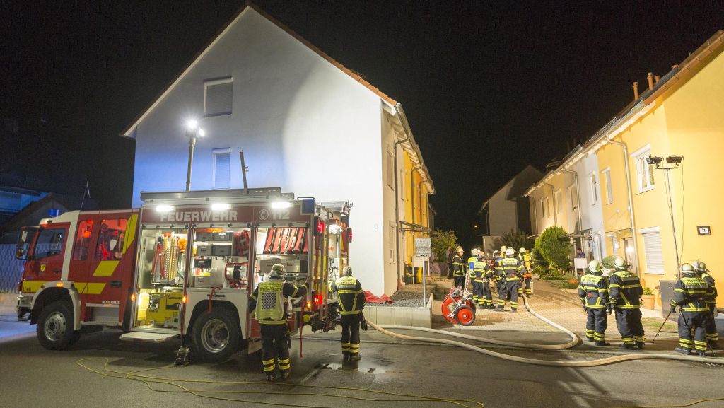 Wolfschlugen im Kreis Esslingen: Zwei Personen bei Brand in Wohnhaus verletzt