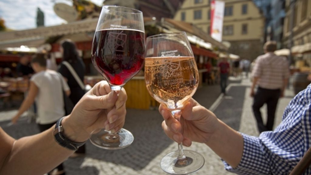 Stuttgarter Weindorf: Weniger Gäste, dafür immer mehr in Tracht