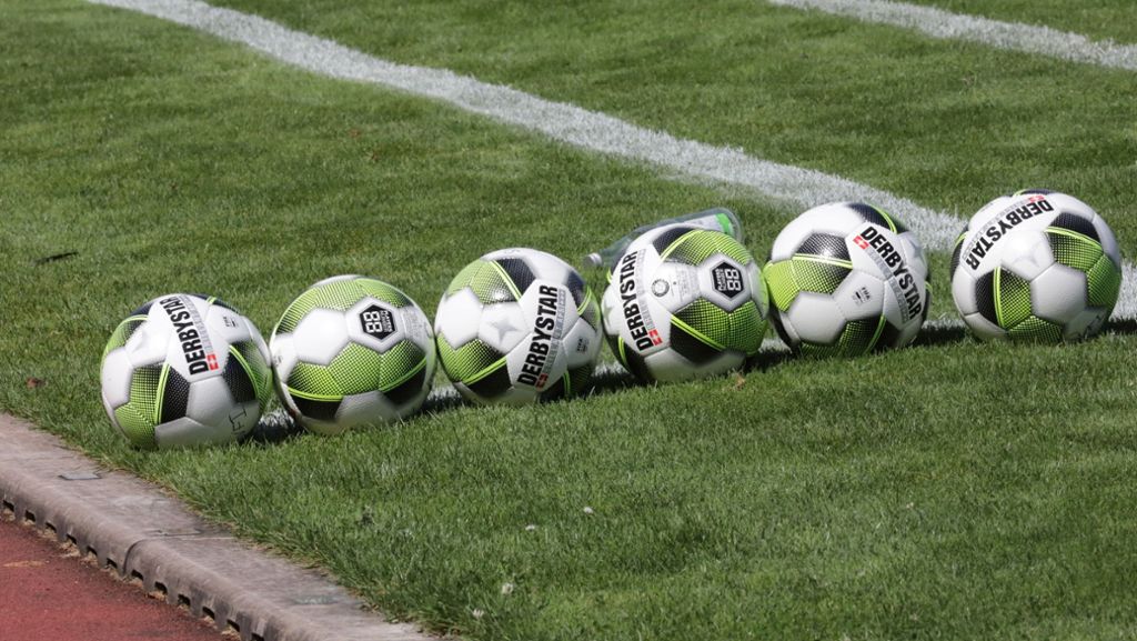 Fußball: Gespenstische Stille nun auf den  Sportplätzen