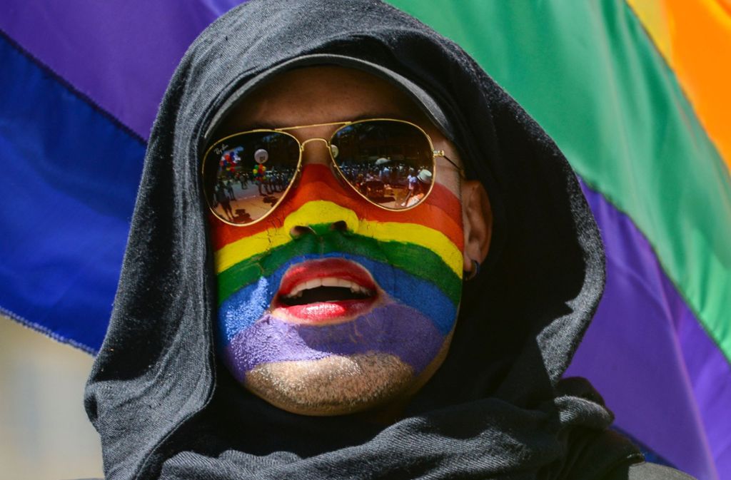 Zehntausende feierten in Lateinamerika unter der Regenbogen-Fahne, dem Symbol des Kampfes für LGBT-Rechte.