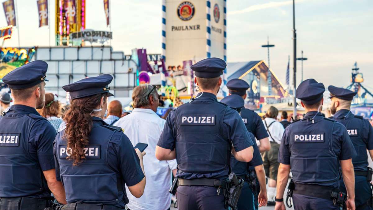 Oktoberfest München: Mehrere Übergriffe auf Polizisten: Gast muss gefesselt zur Wiesn-Wache