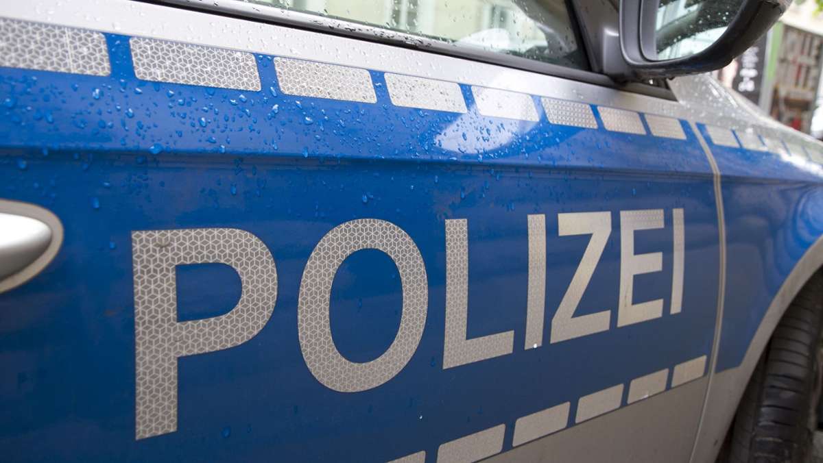 Peugeot in Gäufelden beschädigt: Fahrerflucht mit hohem Sachschaden