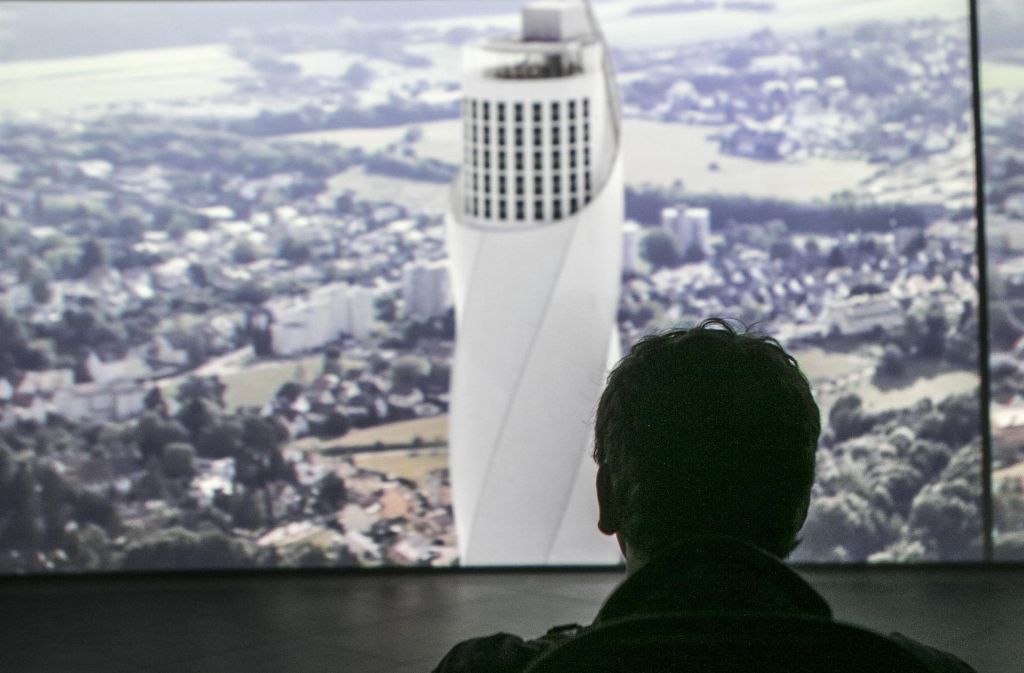 Im Inneren des Turms ist eine Multimedia-Präsentation zu sehen.
