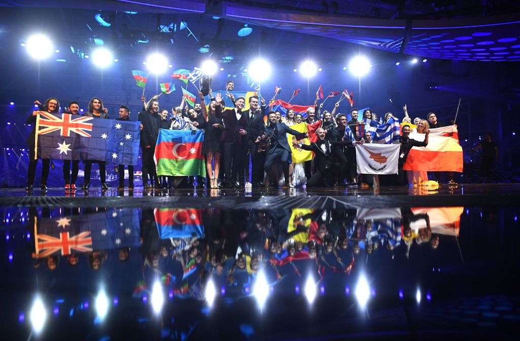 Beim Eurovision Song Contest 2017 feierten die Sieger des ersten Halbfinals gemeinsam auf der Bühne.