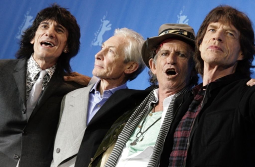 Ronnie Wood, Charlie Watts, Keith Richards, Mick Jagger – während die Beatles das Image der adretten, jungen Herren pflegten, stilisierten sich die vier von den Rolling Stones als „böse Jungs“ mit aggressiven Gitarrensounds und anrüchigen Texten. Sie entwickelten einen eigenen Blues- und Rockstil und füllen mit ihren Konzerten bis heute immer wieder ganze Stadien.