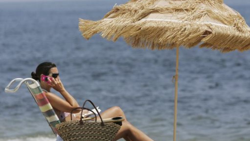 Laut Umfrage: Jeder Zweite arbeitet im Urlaub