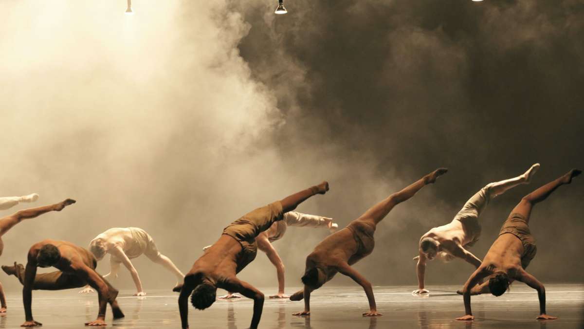  Wie man komplexe Rhythmen sichtbar macht, zeigt die brasilianische Tanzkompanie aus São Paulo bei ihrem aktuellen Gastspiel. Beim Stopp in Ludwigsburg gab es auch eine Premiere. 