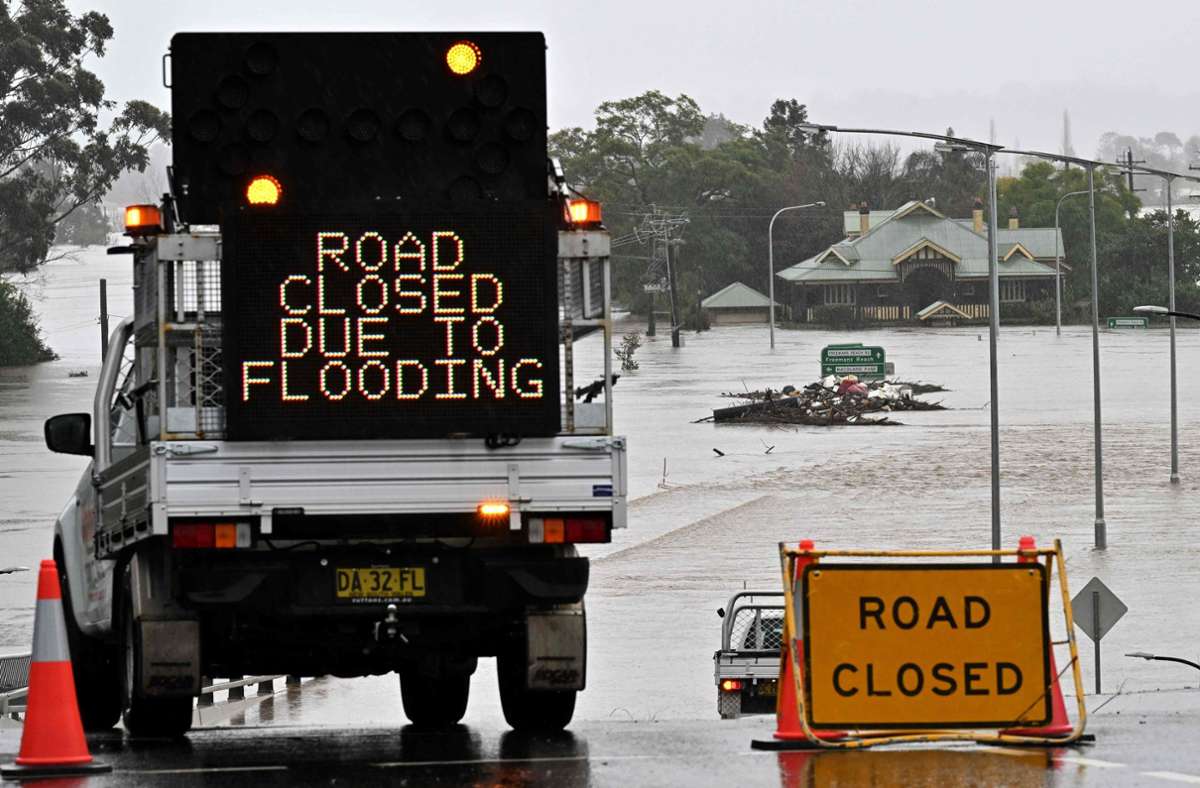 Viele Straßen sind wegen der Überflutung gesperrt.