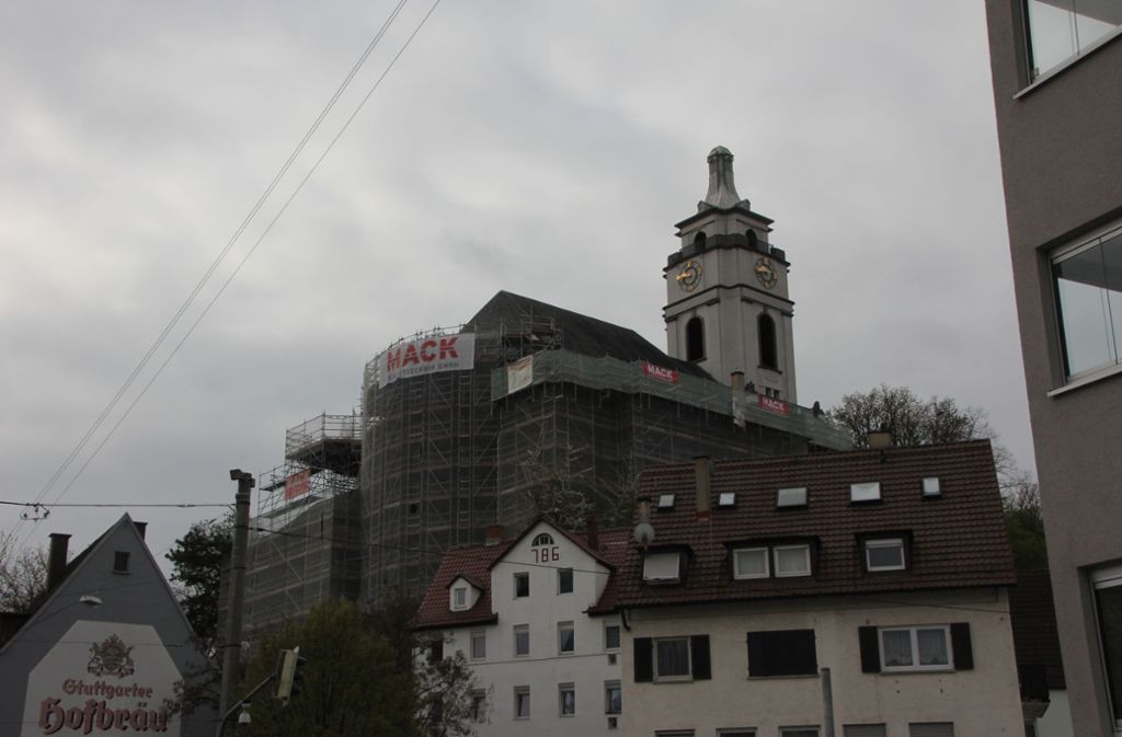 Hoch über dem einstmals roten Gaisburg thront die von Martin Elsaesser erbaute Jugendstilkirche.