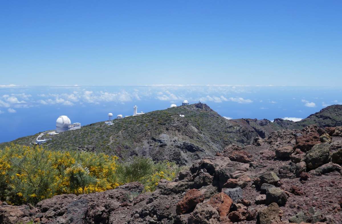 Auf den Roque de los Muchachos thronen 23 Teleskope über den Wolken.