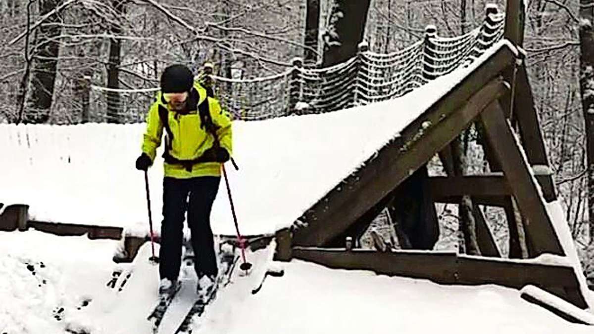 Winterspaß in Stuttgart-Degerloch: „Doofe Idee“ für Downhill-Strecke
