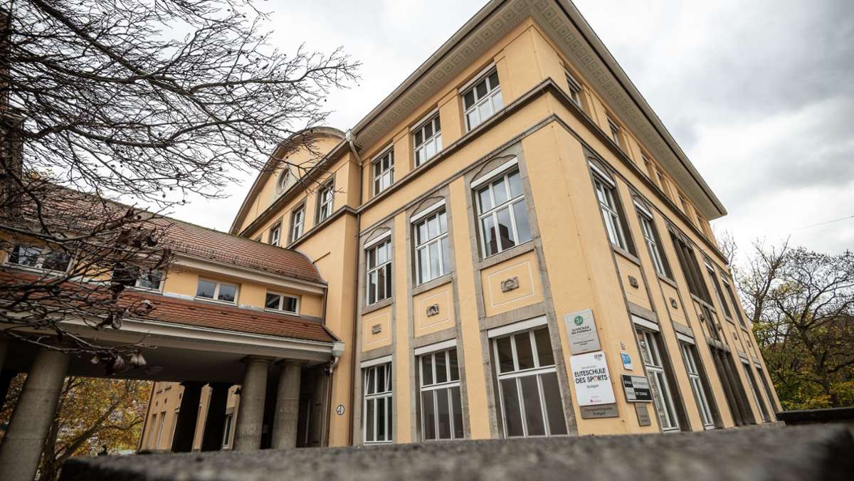  Beim Konflikt am Schickhardt-Gymnasium verfolgt die Anklagebehörde die Strafanzeige einer 18-jährigen Schülerin gegen ihren Rektor nicht. Diese hatte den Schulleiter wegen „psychischer Körperverletzung“ angezeigt. 