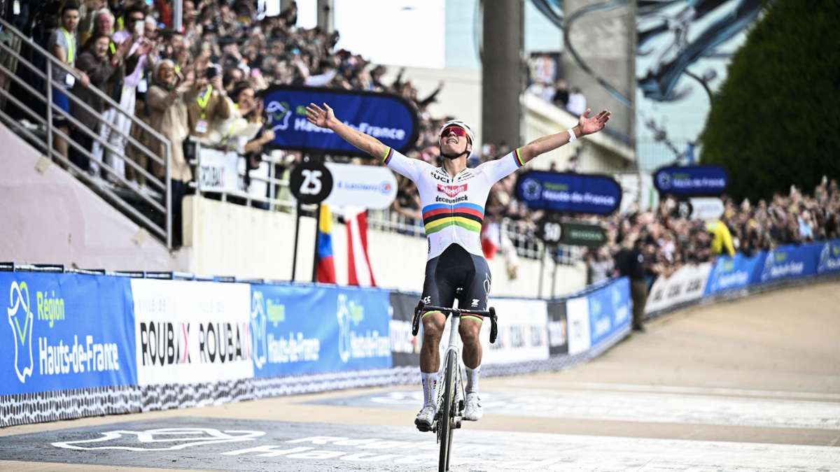 Radsport: Van der Poel gewinnt Paris-Roubaix - Politt Vierter
