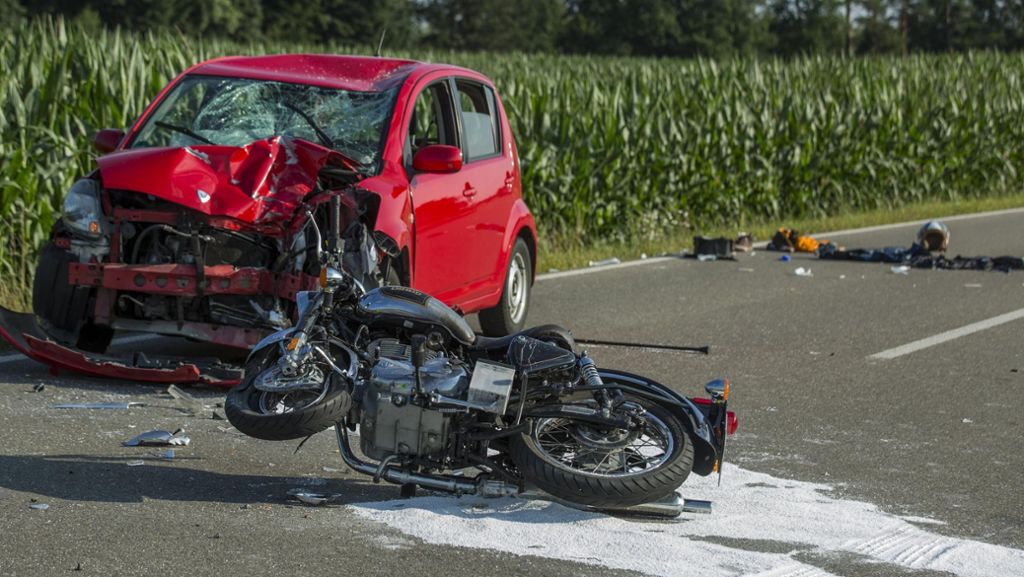 Rems-Murr-Kreis: Motorradfahrer bei Unfall auf L1225 schwer verletzt