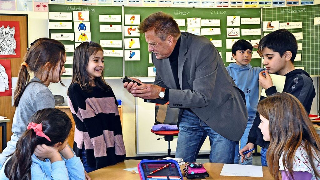 Schulbesuch in Bad Cannstatt: Ein Poet will Kinder zum Dichten anregen