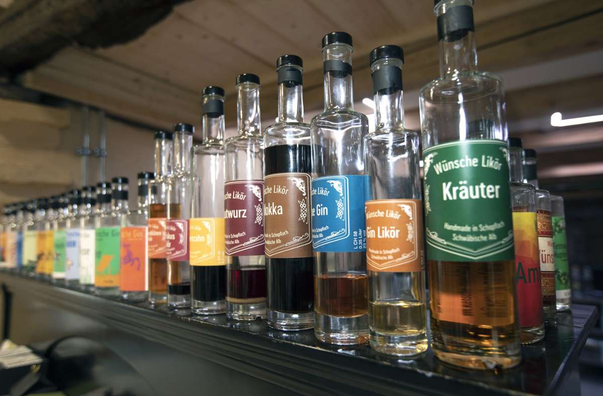 Gin, Liköre und Absinth werden in der „Wünsche Manufaktur“ in Schopfloch handwerklich hergestellt.