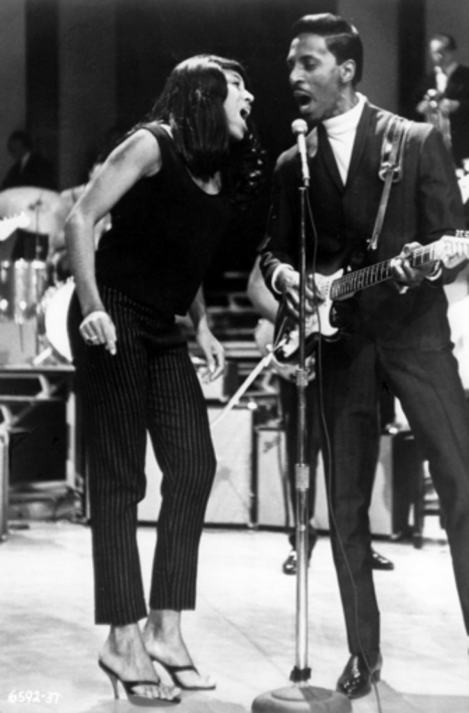 Ike Turner: Nach einer Überdosis Kokain wird der US-Musiker im Dezember 2007 in seinem südkalifornischen Haus tot aufgefunden. Er war zusammen mit seiner Frau Tina Turner durch Hits wie „River Deep, Mountain High“ in den 1960er Jahren berühmt geworden. 1990 kam er wegen Kokainbesitzes für 17 Monate hinter Gitter.