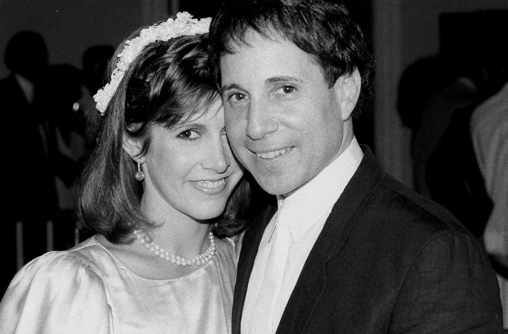 Die Schauspielerin 1982 an der Seite von Komponist Paul Simon. Das Paar war von 1983 bis 1984 verheiratet.