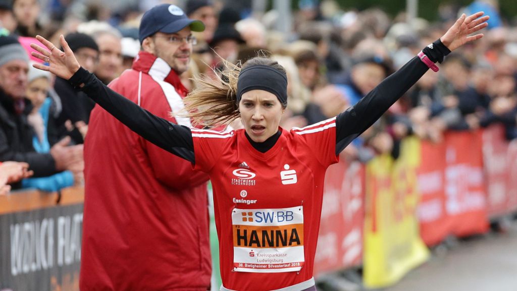  Mit 3390 Teilnehmern ist Bietigheim der zweitgrößte deutsche Silversterlauf. In diesem Jahr haben Hanna Klein von der SG Schorndorf und Simon Boch von der LG Telis Finanz Regensburg den 11,1 Kilometer langen Lauf gewonnen. 