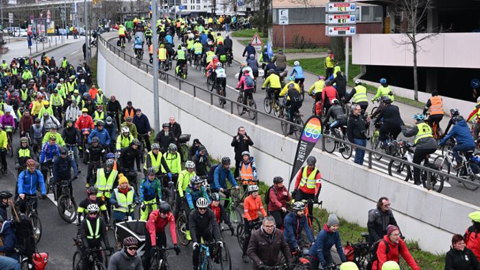 Fahrrad-Demo für bei Unfall gestorbenen Aktivisten