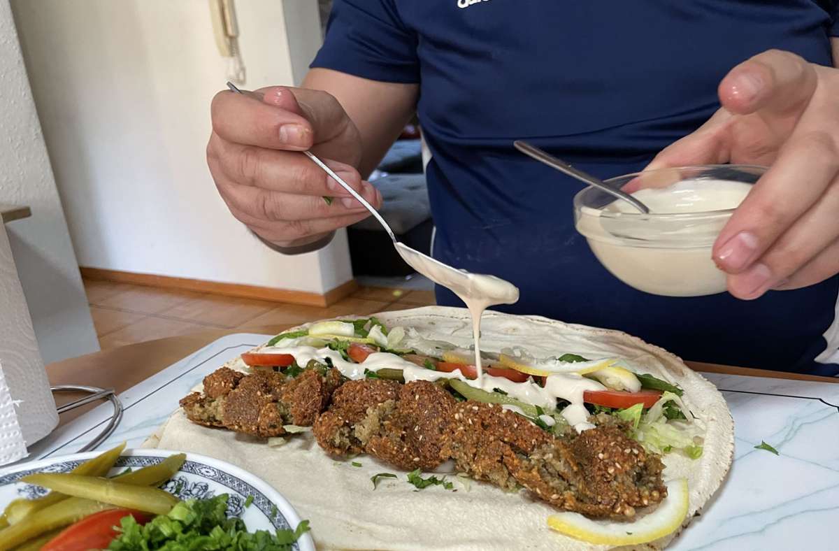 Der Böblinger Abdulnaser Al Alawi und seine Frau Salimeh Dahla wollen in Sindelfingen einen Foodtruck mit vegetarischen Gerichten aus ihrer Heimat Syrien eröffnen. Noch gibt es aber Startschwierigkeiten.