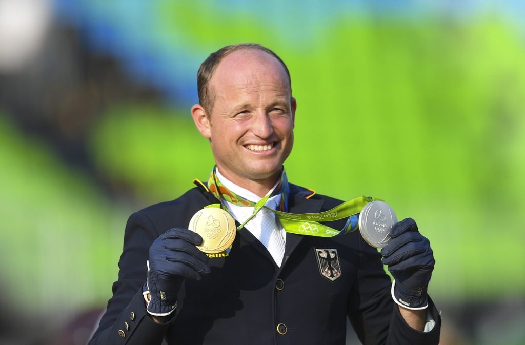 Das erste deutsche Olympia-Gold 2016 ging nach Horb: Nach einem fehlerfreien Ritt auf dem Wallach Sam konnte der 34-jährige Vielseitigkeitsreiter Michael Jung das Edelmetall entgegennehmen.